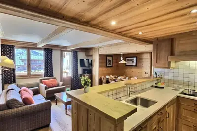 Image de Superbe appartement 3 pièces cabine pour 8 personnes situé à Val d’Isère, skis aux pieds et à 500m du centre du village, navette