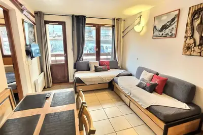 Image de Appartement 2 pièces Cabine 6 personnes à Val d'isère à 350m du centre du village et 450m des pistes, place de parking incluse