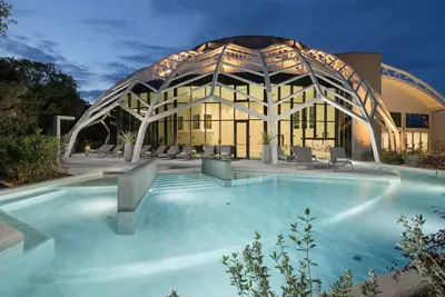 Image de Appartement avec piscine, climatisation, bain à remous, Wifi, Tv, terrasse