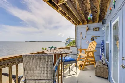 Image de Walkable Beachfront Retreat on Cedar Key!