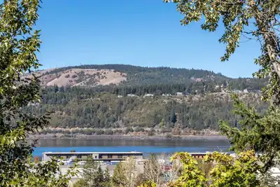Image de River Watch Getaway - River View, Downtown!