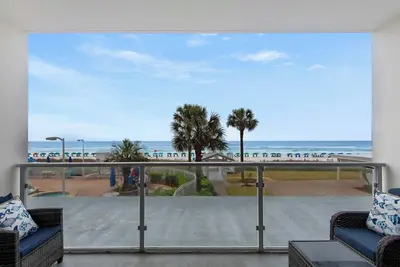 Image de ☀️Awesome Beachfront☀️Newly Remodeled-Beachfront Pool-2br Sterling Sands 111☀️