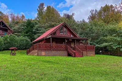 Image de Southern Serenity, Hot tub, Pool Table, Wifi, $560 Free tickets each paid day!