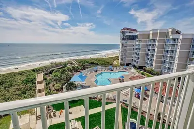 Image de Oceanfront Condo with Pools in North Topsail