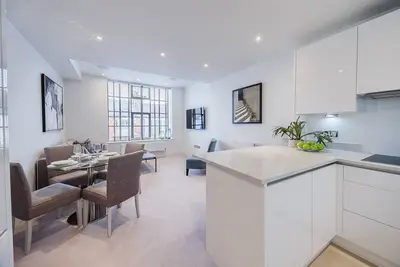 Image de Designer 2 Bed Apartment in Riverside development