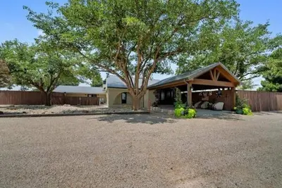 Image de Recently remodeled and renovated Country Estate Home in West Texas