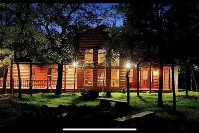 Image de Relaxing Cabin Getaway near Lake Texoma ~ your retreat awaits!