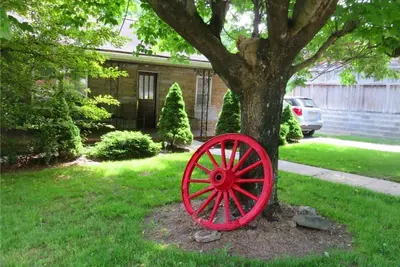 Image de Cozy 2-bedroom cottage in Town