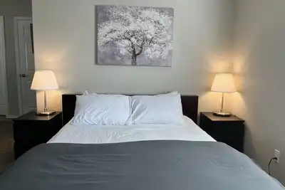 Image de Large bedroom with private entrance, bathroom and thermostat