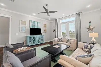 Image de FantaSea of 30a | Perfect Family Getaway | Walk to Beach | My Beach Getaways