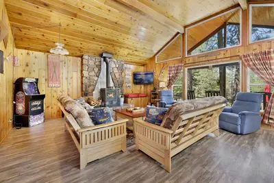 Image de Bear Cub Ski Haus Cabin- Hot Tub- Games-
