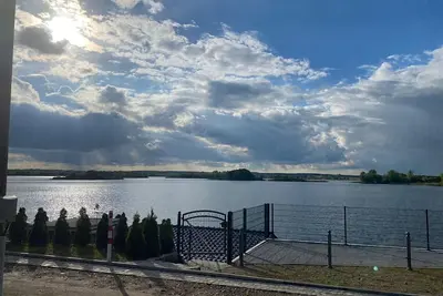 Image de Relaxed vacation in the house by the lake