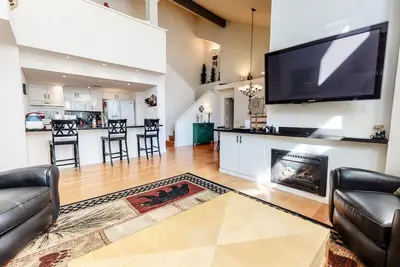 Image de Pet Friendly, Spacious, Lovely Views! Washer/Dryer, Quiet Location