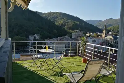 Image de Grande chambre avec terrasse et vue avec petit déjeuner compris proche du spa
