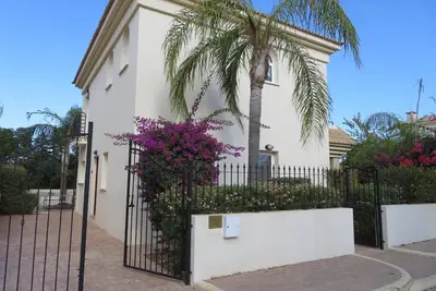 Image de Spacious Holiday Villa with private heated pool near beach