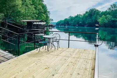 Image de Riverfront House near Cow Shoals - King bed & WiFi