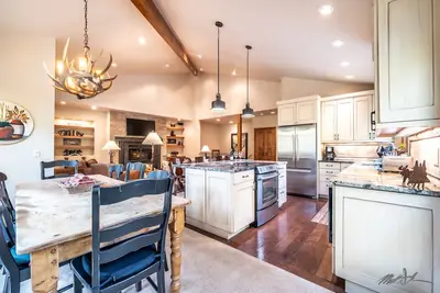 Image de Superb 3 Br Townhome in Cascade Village w/Bikes, Shared Spa, Sauna & Cold Plunge