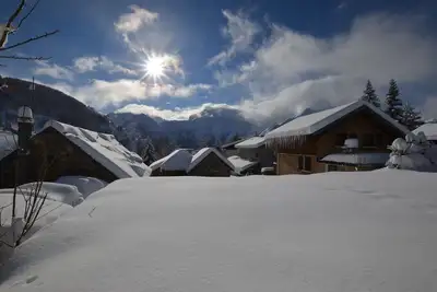 Image de Chalet5*, sauna, jacuzzi, billard, balnéo, massage, cheminée, à 150 m des pistes