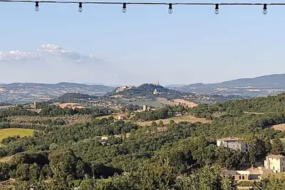Image de Hillside Cottage with Exquisite Picture Postcard View of Todi