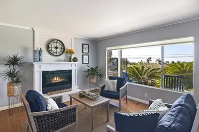 Image de In the heart of Old Encinitas an Ocean View Bungalow