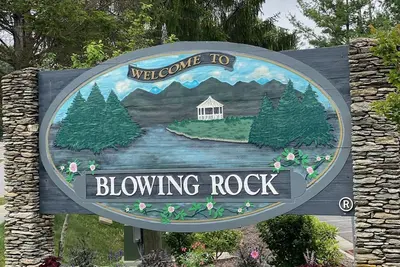 Image de Sweet Stopover-5 star-Dt Blowing Rock -walk to everything/3rd floor/balcony!