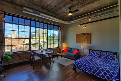 Image de Chic Ultramodern Studio Loft w/ Designer Features