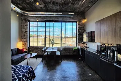 Image de Chic Ultramodern Studio Loft w/ Designer Features