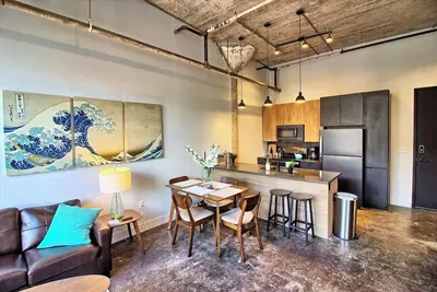 Image de Chic Ultramodern Loft w/ Designer Features+Wd