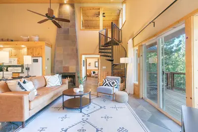 Image de Beautiful 3 Br plus Loft | Game Room w/ Pool Table and Hoa Amenity Access