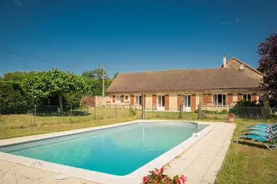 Image de Belle maison avec jardin et piscine privée