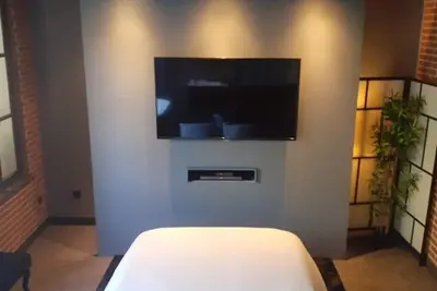 Image de Studio Chic face au château