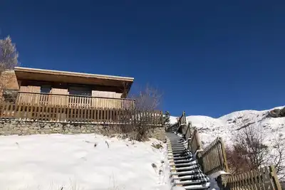 Image de Chalet rénové chaleureux calme quartier Est de la station avec vue magnifique