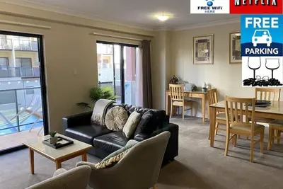 Image de Riverside City View Parking Netflix Wifi Wine Free