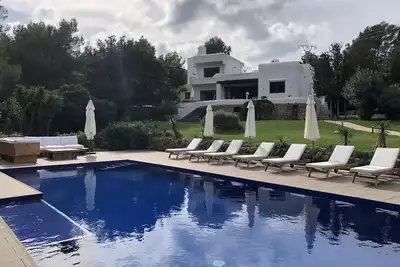 Image de Stylish Villa with Large Private Pool & Tennis Court. 5 mins to Santa Eulalia