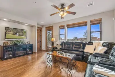 Elegant Central Payson Getaway!