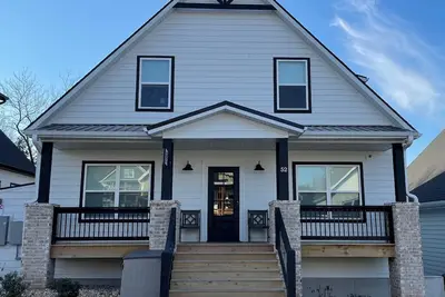 Image de Relax & unwind at U52! 7 bed 7 bath. Beautiful new construction.