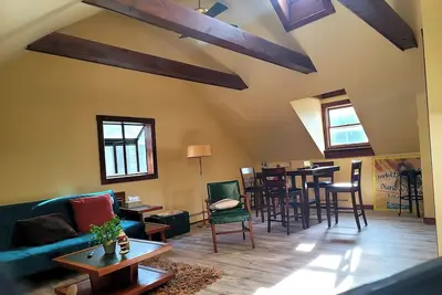 Image de Private and spacious Carriage House pet friendly