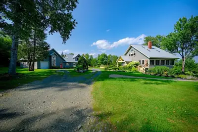 Image de Two Home Retreat Meant for Big Family Memories