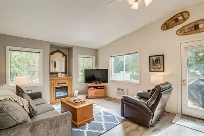 Image de Spectacular Condo Near Town and Outdoor Activities