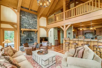 Image de Norge Haus - Riverfront Extraordinary Home