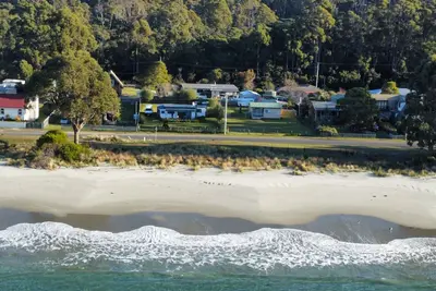 Absolute Beachfront Adventure Bay