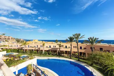 Appartement Mojácar - vue mer et montagne, piscines, Wi-Fi, climatisation, grande terrasse & jardin