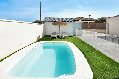 Image de Chalet \"Casa Manoli\" avec piscine, terrasse, climatisation et Wi-Fi
