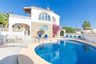 Image de Villa avec piscine privée, vue sur mer, terrasse, balcon, climatisation et Wi-Fi