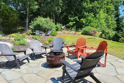 Image de Wonderful Wellfleet Center 4bd Classic--A/C, Screen Porch, Patio & Firepit, Walk to Town