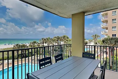 Image de Jade East Towers #250 | Community Pool, On Water!