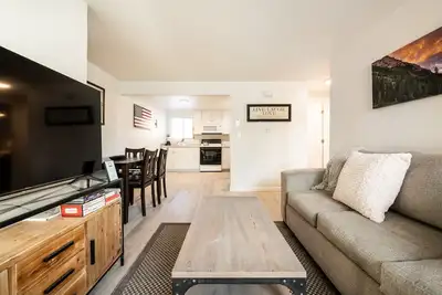 Image de ◆ Lovely Apartment! Dog friendly - Sleeps 4 ◆