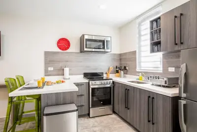 Image de Rooftop Pool w/Lounge Area-Studio Sleeps 2 #A1