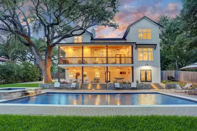 Image de Luxury 7br Creekside Retreat w/ Pool, Spa, Game Room, Views - South Austin