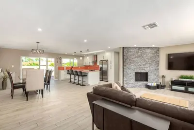 Image de The Valley View- Heated Pool/ Hiking/ Rooftop/ Gym/ Wfh